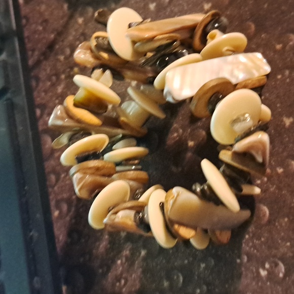 Abalone Stretch Bracelet - Picture 3 of 3